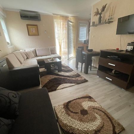 Studio Apartment For Rent In ブドヴァ エクステリア 写真