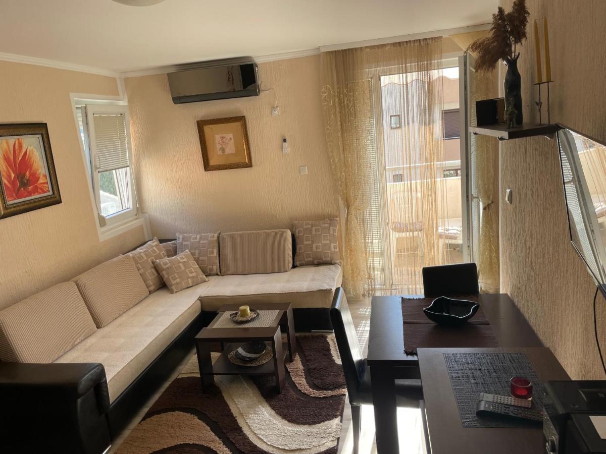 Studio Apartment For Rent In ブドヴァ エクステリア 写真